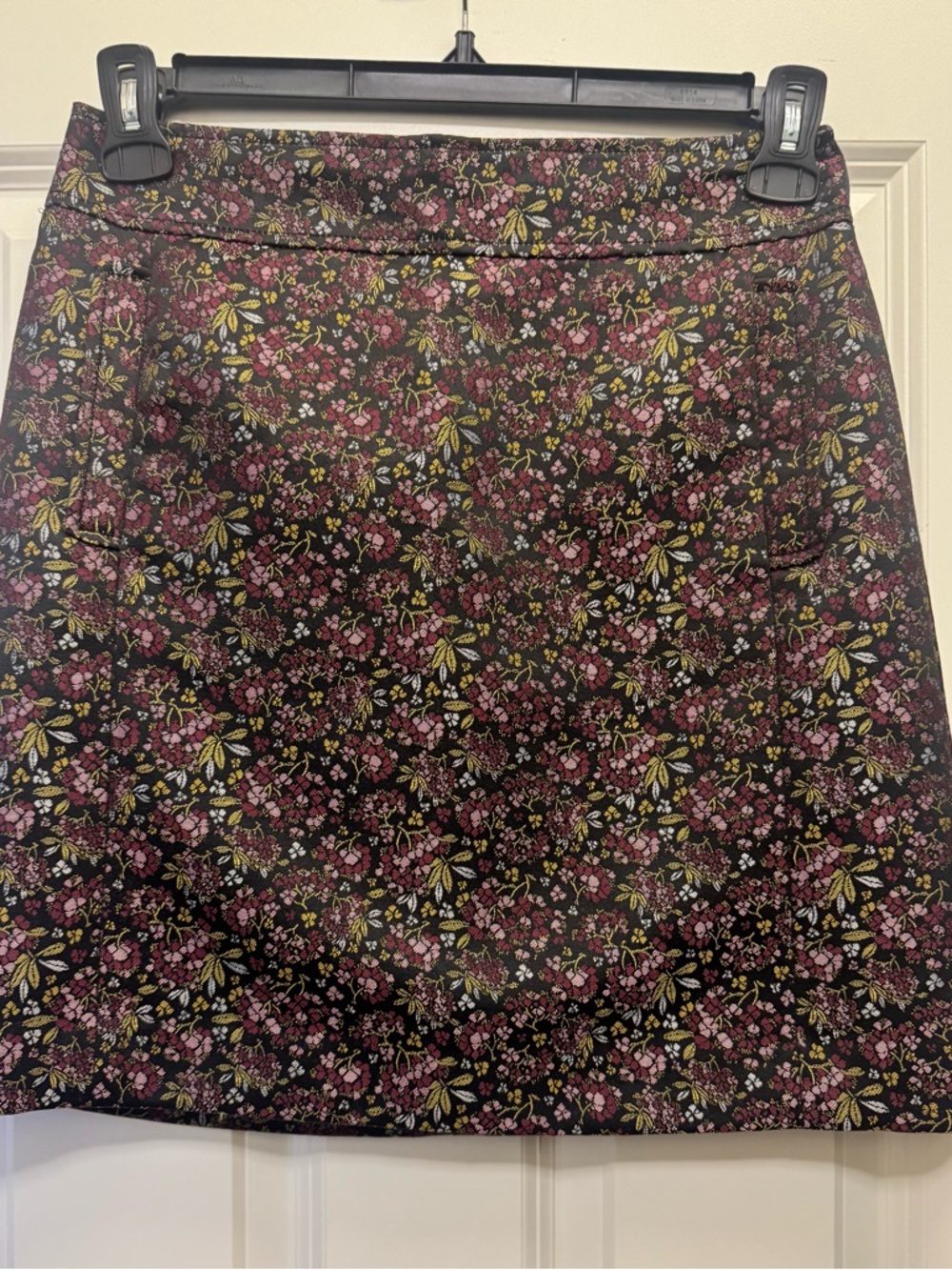 Ann Taylor LOFT Floral A-Line Skirt Mini Multicolor Size 4 Like New Lined